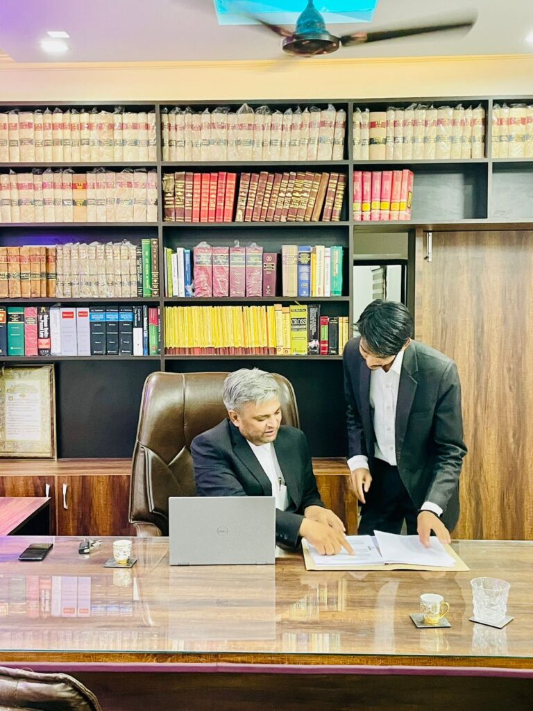 Advocate Deepak Jakhar best lawyer in delhi